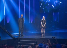 Gala de l'ADISQ - Présentateur et présentatrice : Pierre Lapointe et Claudine Prévost