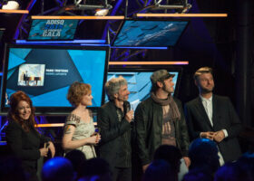 ADISQ 2015 : le premier gala - Isabelle Boulay, Mara Tremblay, Éric Goulet, Alexandre Belliard et Pierre Lapointe (crédit photo : Jean-François Leblanc)